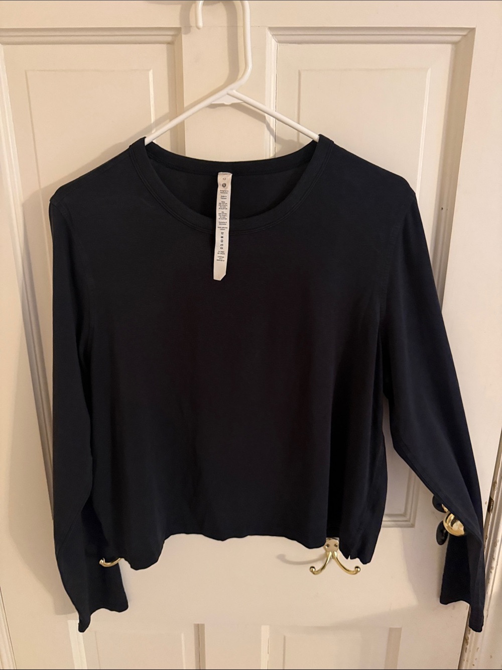 Lululemon Women's Long Sleeve Crewneck Top - Black Size 12